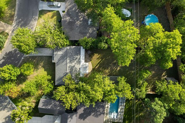 3203 Dolphin DR, Austin, TX 78704