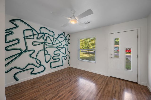 3203 Dolphin DR, Austin, TX 78704