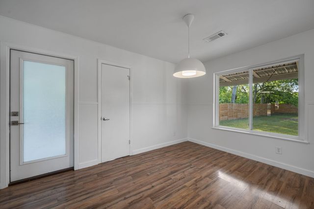 3203 Dolphin DR, Austin, TX 78704
