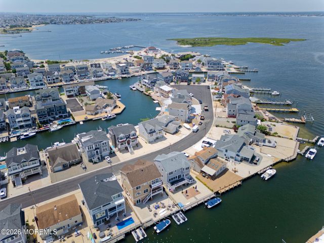 231 Bryn Mawr Avenue, Lavallette, NJ 08735