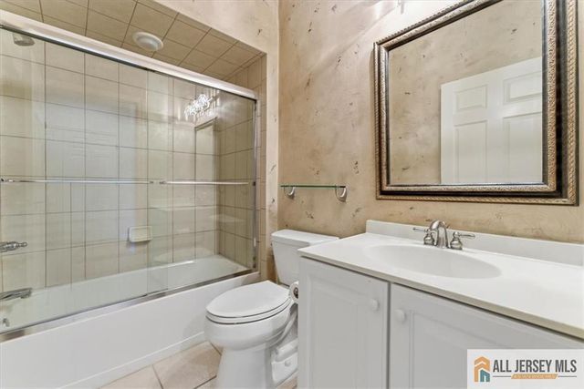41 Sherwood Drive, Monroe, NJ 08831