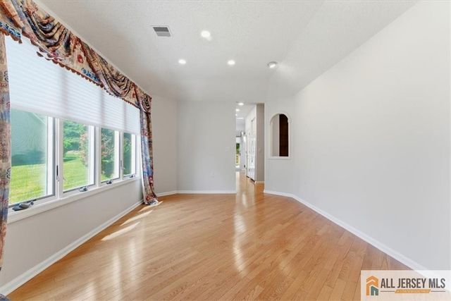 41 Sherwood Drive, Monroe, NJ 08831
