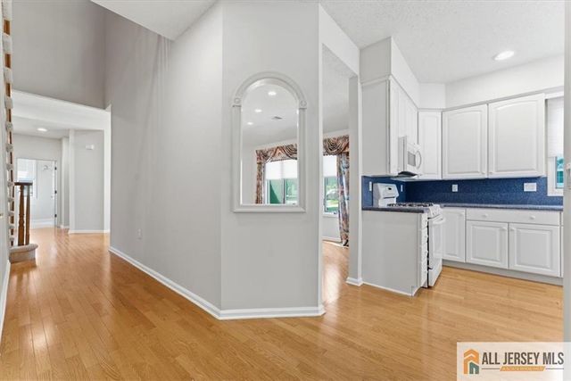 41 Sherwood Drive, Monroe, NJ 08831
