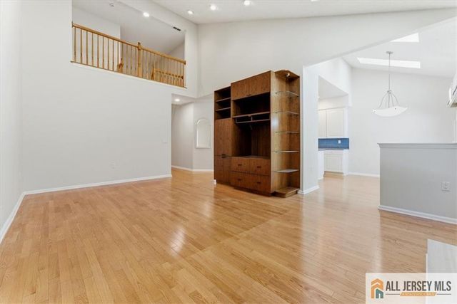 41 Sherwood Drive, Monroe, NJ 08831