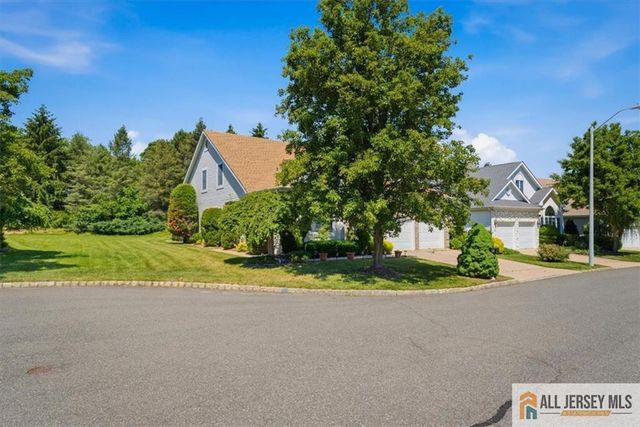 41 Sherwood Drive, Monroe, NJ 08831