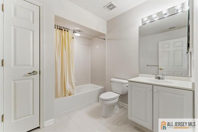 41 Sherwood Drive, Monroe, NJ 08831