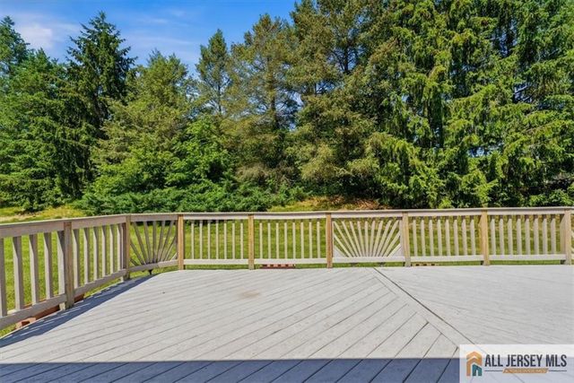41 Sherwood Drive, Monroe, NJ 08831