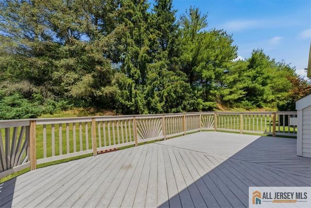 41 Sherwood Drive, Monroe, NJ 08831