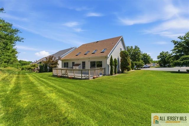 41 Sherwood Drive, Monroe, NJ 08831