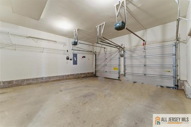 41 Sherwood Drive, Monroe, NJ 08831