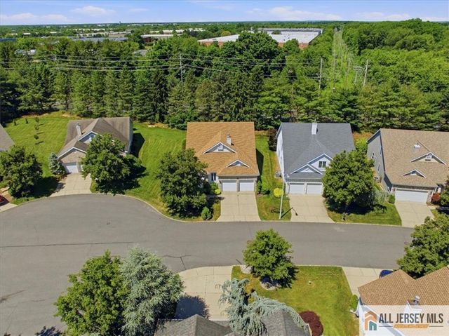 41 Sherwood Drive, Monroe, NJ 08831