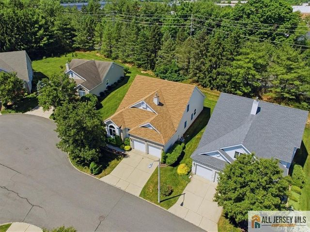41 Sherwood Drive, Monroe, NJ 08831