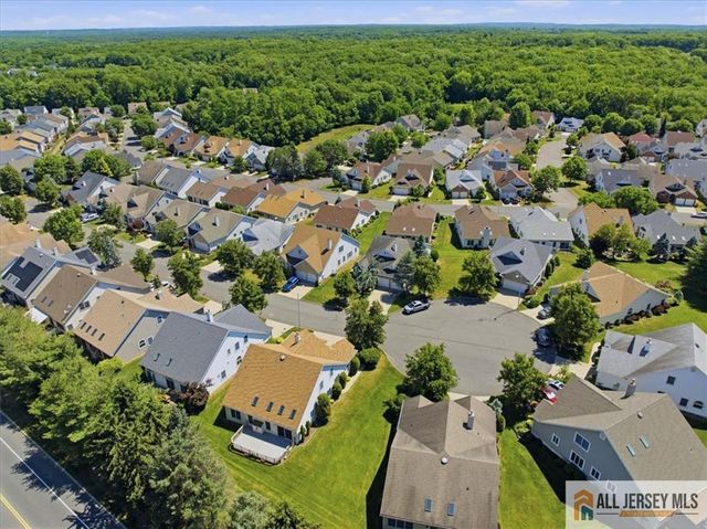 41 Sherwood Drive, Monroe, NJ 08831