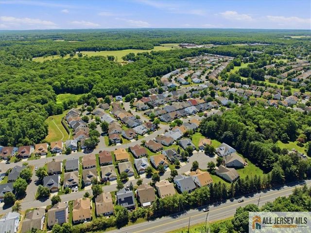 41 Sherwood Drive, Monroe, NJ 08831