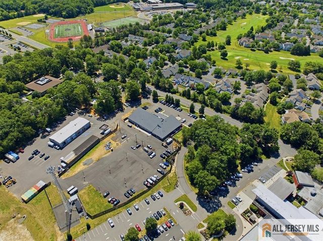 41 Sherwood Drive, Monroe, NJ 08831