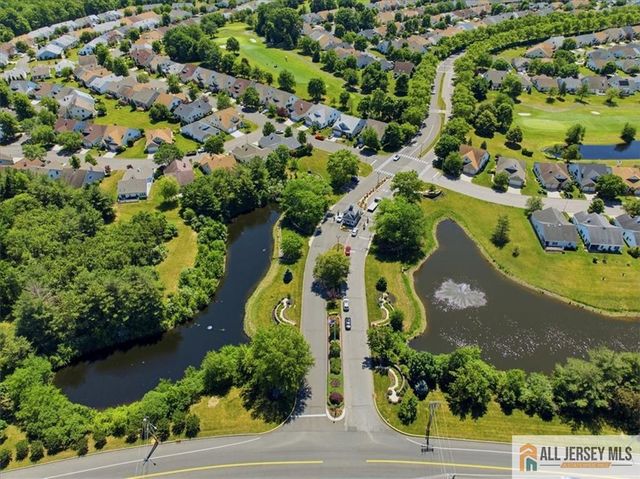 41 Sherwood Drive, Monroe, NJ 08831