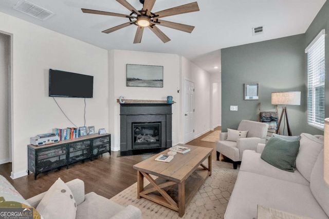 5568 Foxglove Way, Oakwood, GA 30566