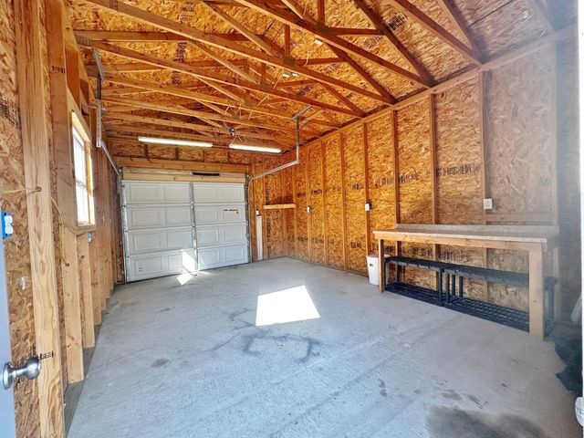 928 39th Street SE, Minot, ND 58701