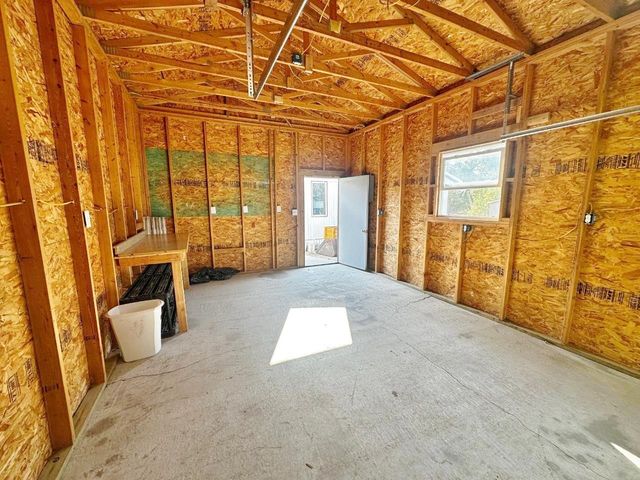 928 39th Street SE, Minot, ND 58701