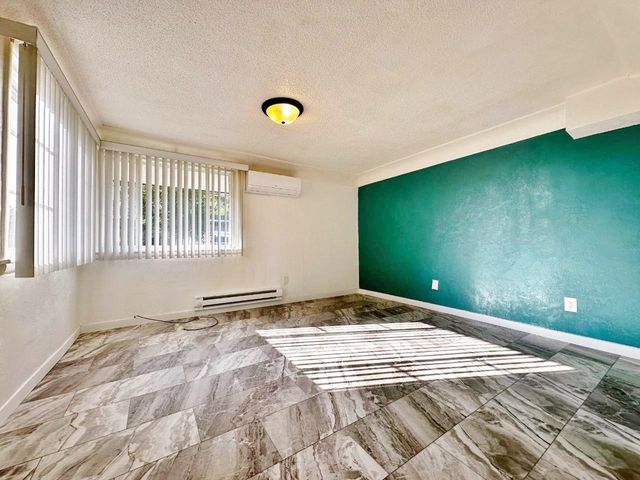 928 39th Street SE, Minot, ND 58701