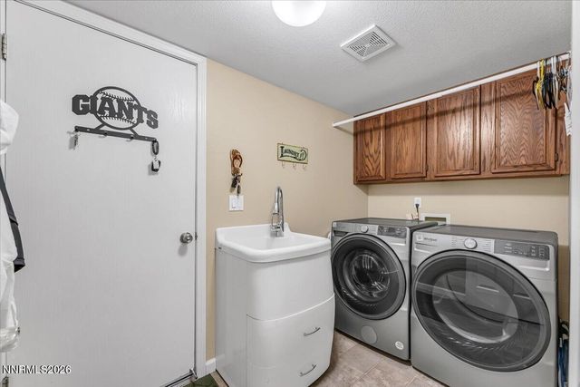 1880 Tess Way, Reno, NV 89511