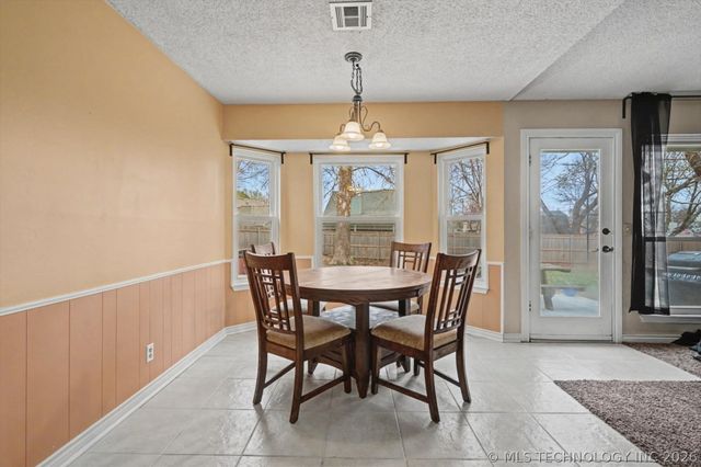 3809 S Poplar Avenue, Broken Arrow, OK 74011