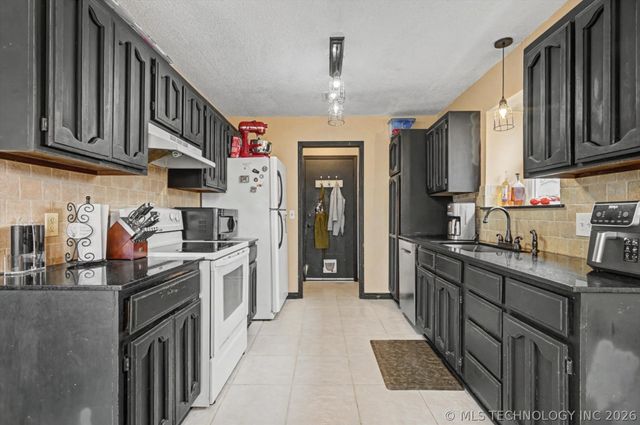 3809 S Poplar Avenue, Broken Arrow, OK 74011