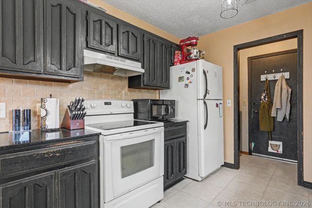 3809 S Poplar Avenue, Broken Arrow, OK 74011