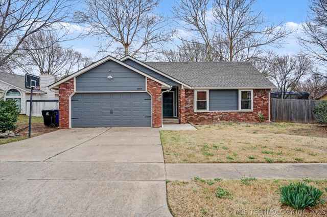 3809 S Poplar Avenue, Broken Arrow, OK 74011