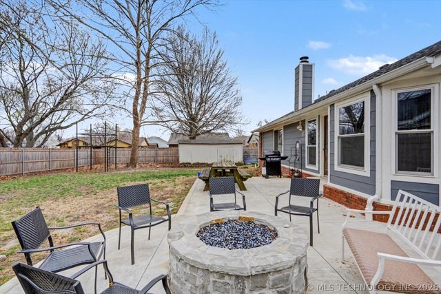 3809 S Poplar Avenue, Broken Arrow, OK 74011