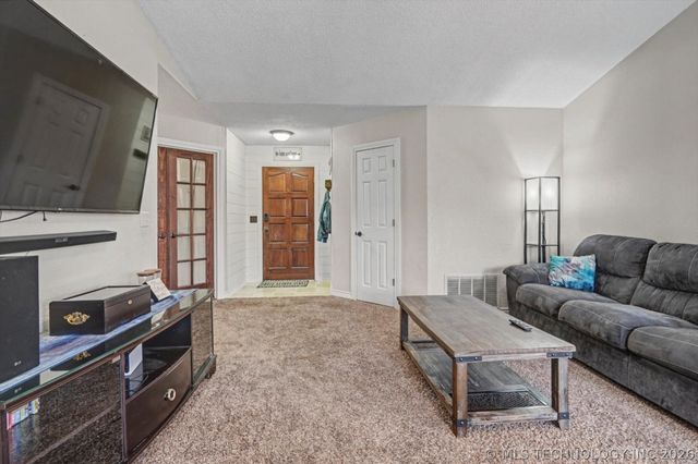 3809 S Poplar Avenue, Broken Arrow, OK 74011