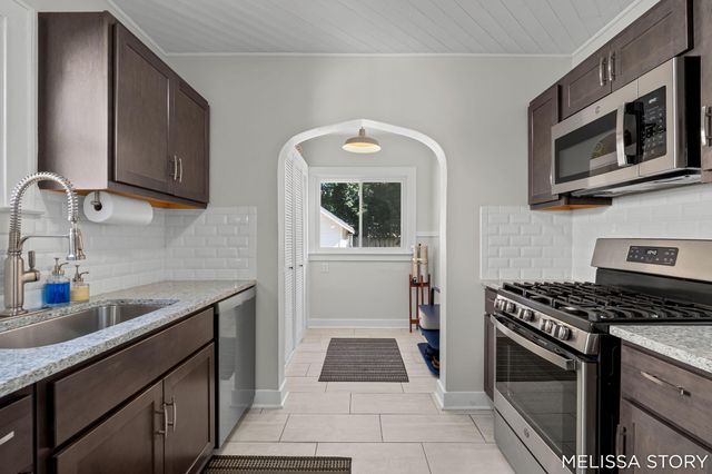 1011 Beechwood Street Ne, City Of Grand Rapids, MI 49505