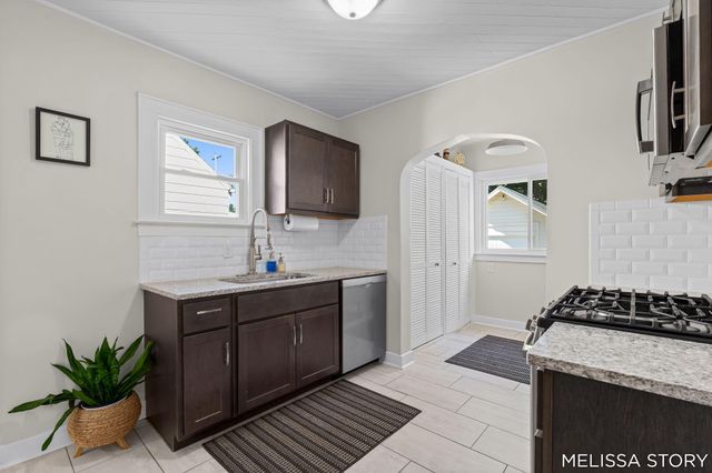1011 Beechwood Street Ne, City Of Grand Rapids, MI 49505