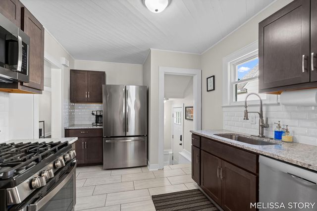 1011 Beechwood Street Ne, City Of Grand Rapids, MI 49505