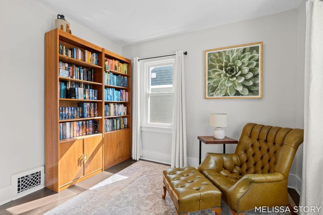 1011 Beechwood Street Ne, City Of Grand Rapids, MI 49505