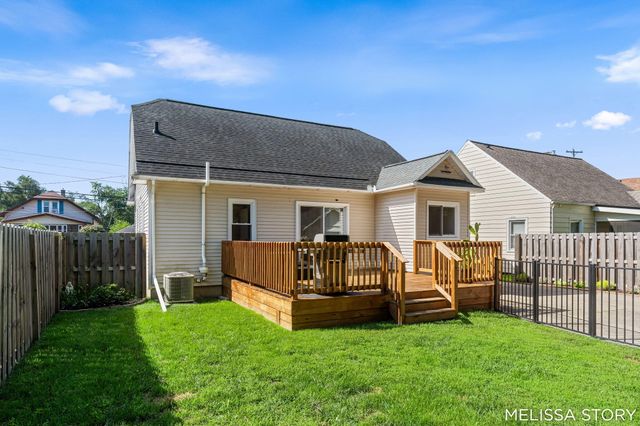 1011 Beechwood Street Ne, City Of Grand Rapids, MI 49505