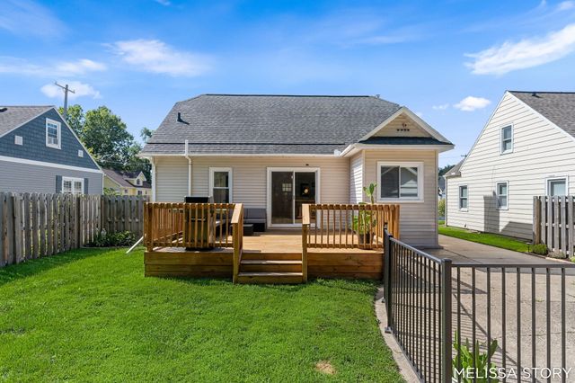 1011 Beechwood Street Ne, City Of Grand Rapids, MI 49505