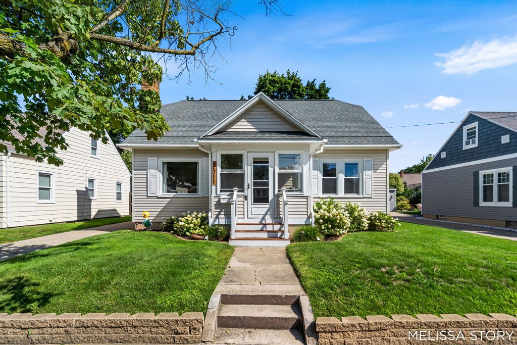 1011 Beechwood Street Ne, City Of Grand Rapids, MI 49505