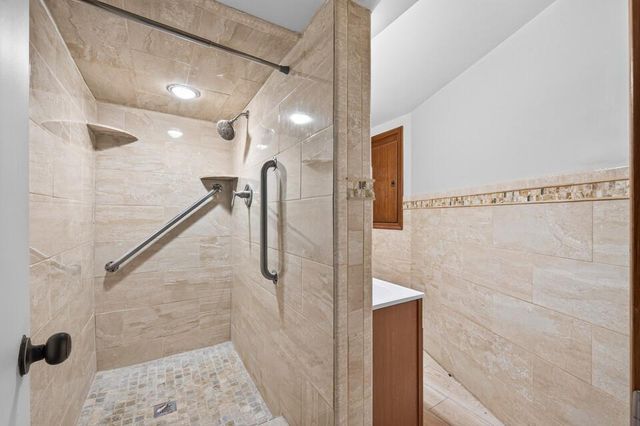2742 Xenwood Avenue S, Saint Louis Park, MN 55416