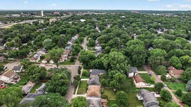 2742 Xenwood Avenue S, Saint Louis Park, MN 55416