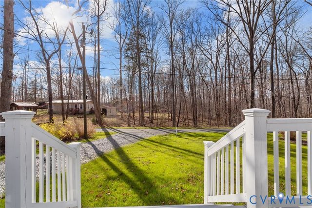 16 McCutcheon Ave, Columbia, VA 23038