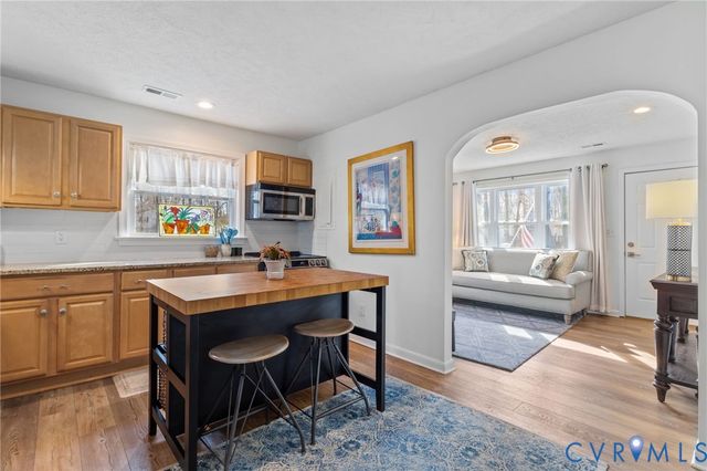 16 McCutcheon Ave, Columbia, VA 23038