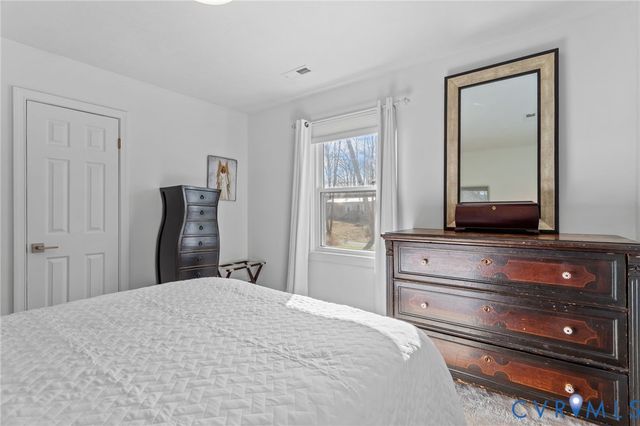 16 McCutcheon Ave, Columbia, VA 23038