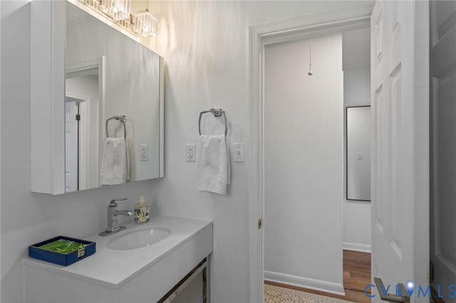 16 McCutcheon Ave, Columbia, VA 23038