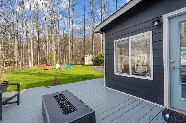 16 McCutcheon Ave, Columbia, VA 23038