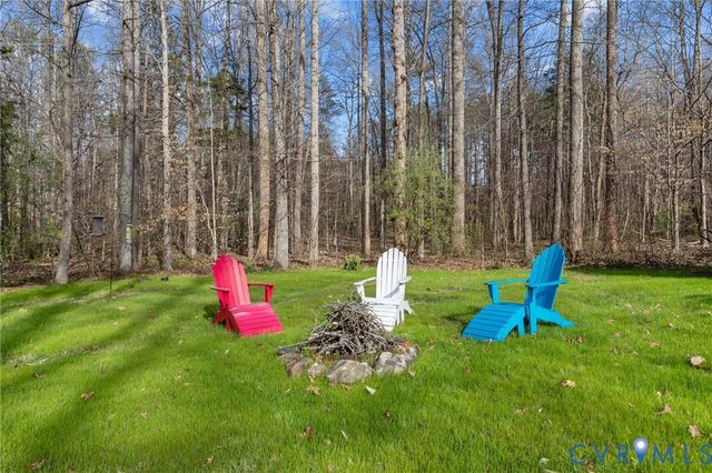 16 McCutcheon Ave, Columbia, VA 23038