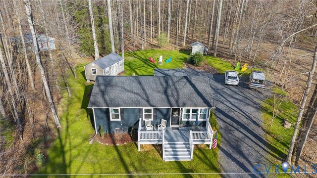 16 McCutcheon Ave, Columbia, VA 23038