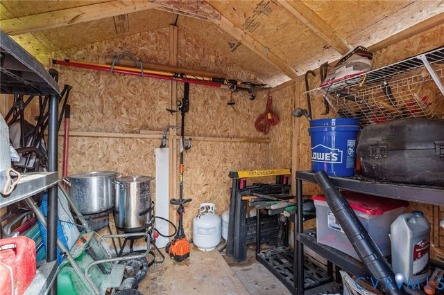 16 McCutcheon Ave, Columbia, VA 23038