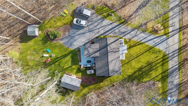 16 McCutcheon Ave, Columbia, VA 23038