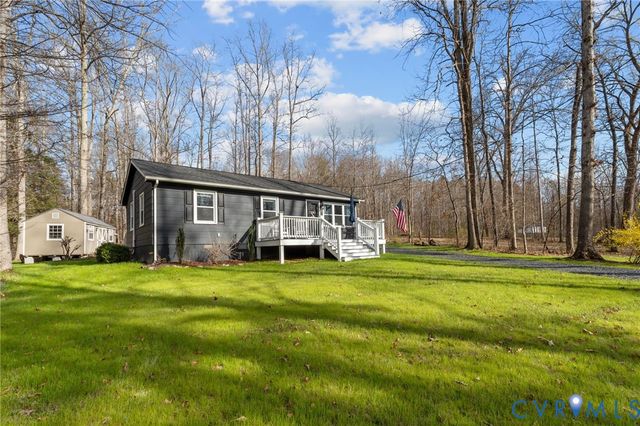 16 McCutcheon Ave, Columbia, VA 23038